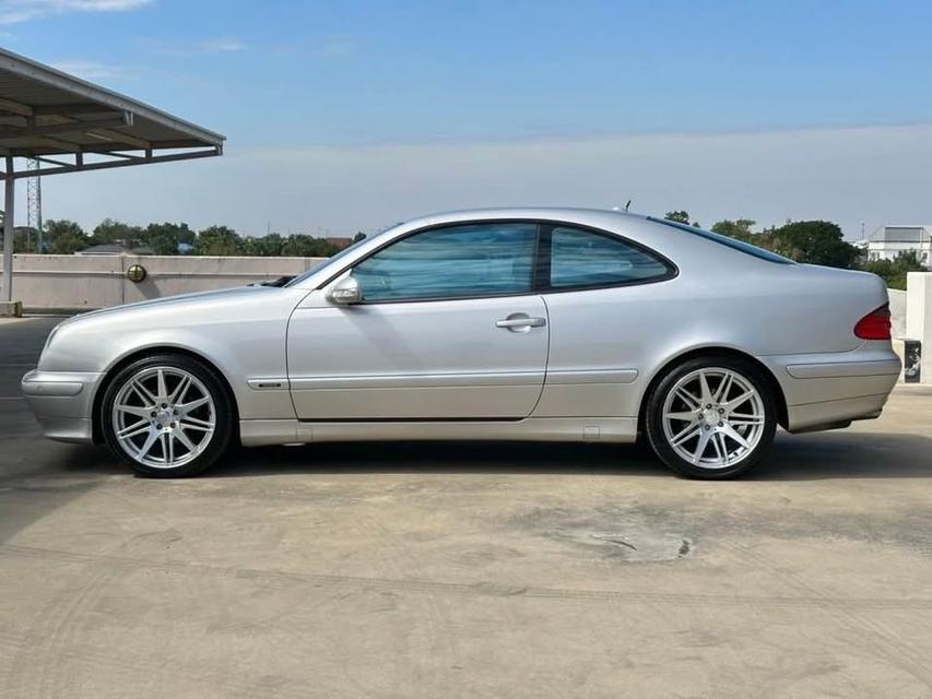 Mercedes-Benz CLK-Class 230  4