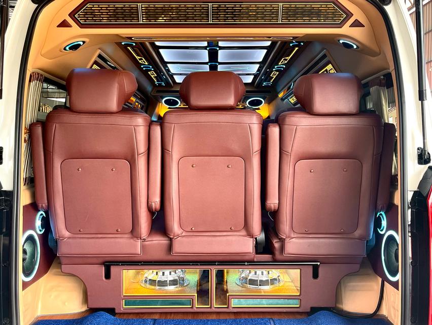 Toyota Commuter 2.8 ปี24 16