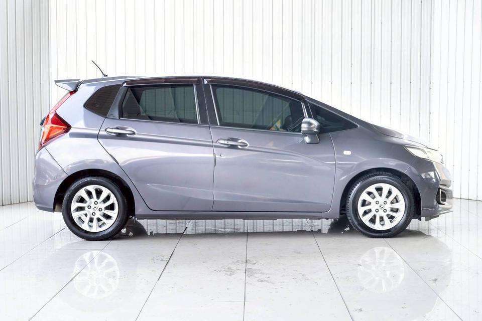 HONDA JAZZ 1.5 i-VTEC V+ ปี 2017 สีเทา โฉม ปี14-ปัจจุบัน รูปย่อยที่ 4