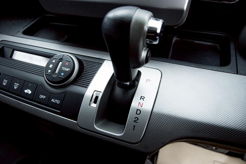 HONDA FREED 1.5 SE 2012 9