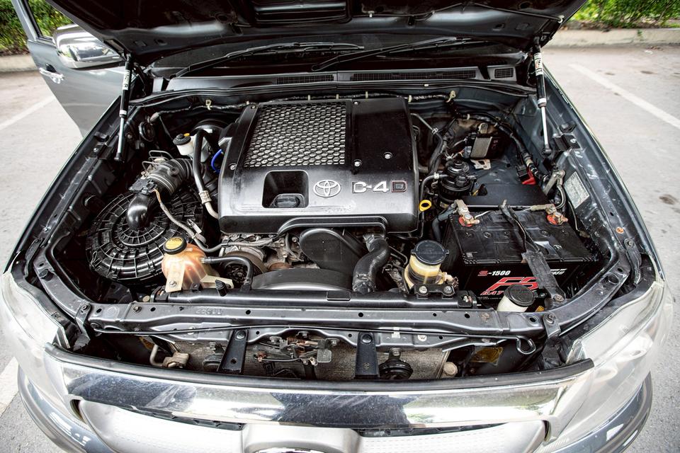 Toyota Vigo Double Cab 4 ประตู 2.5E ดีเซล ปี 2010 สีเทา  10
