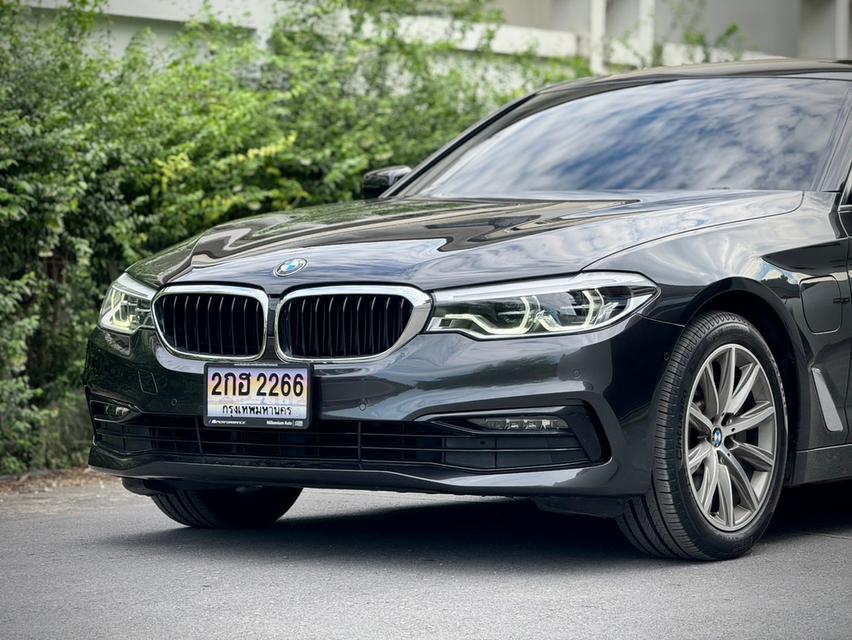 Bmw 530e Elite ปี 2020 วิ่ง 5x,xxx km  Bsi : 28/7/2026 (120,000 km)  Warranty: 28/7/2025 (200,000 km)  6