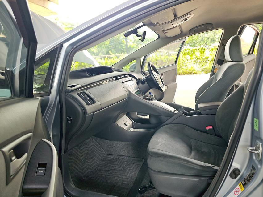 Toyota Prius Year 2012 (Hybrid) 14