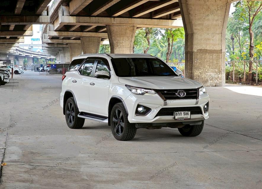 Toyota Fortuner 2.8 TRD Sportivo ปี 2018