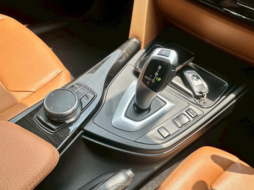 BMW 320d GT Luxury 2019 รูปที่ 15
