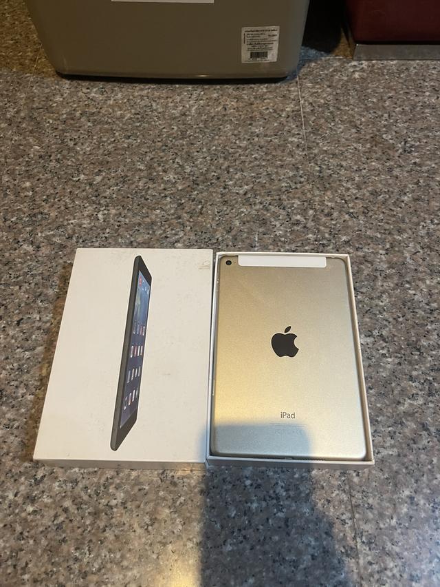 ขายiPadMini4สีGold16กิ๊กมีกล่องWifi Celluerใส่ซิมได้ใช้งานดีทุกๆฟังชั่น