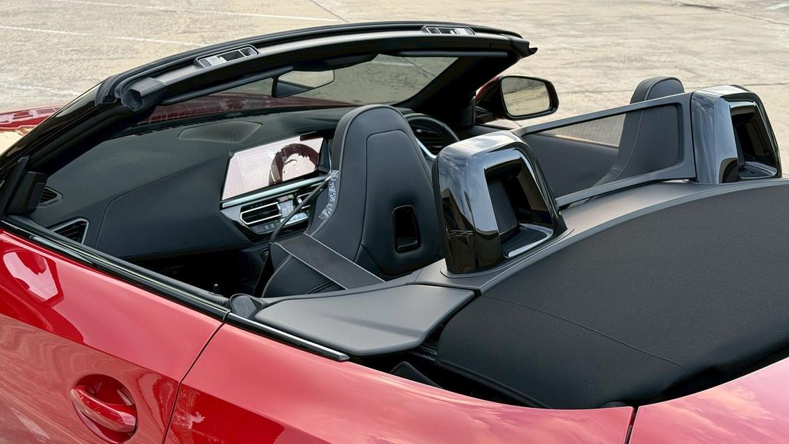 BMW Z4 sDrive30i M Sport ปี2022 สีแดง 13