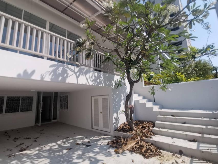 ขายด่วนทาวน์เฮาส์ 3 ชั้น - สุขุมวิท 31 2