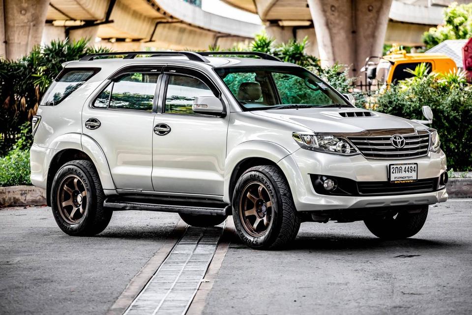 TOYOTA FORTUNER 3.0V สีเทา ปี2013 เกียร์ออโต้  3