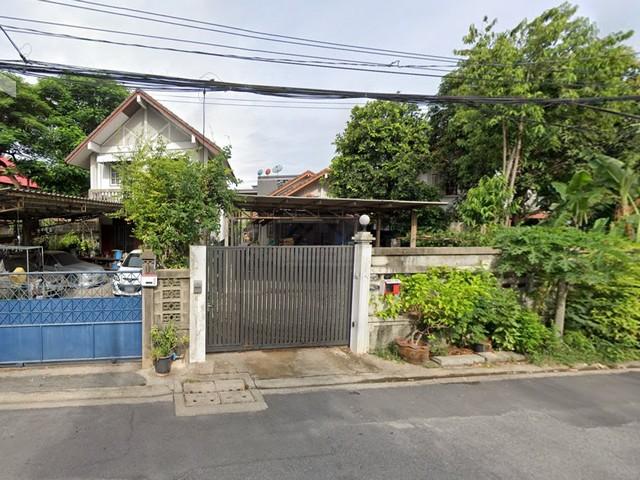 ขายด่วนบ้านเดี่ยว 1 ชั้นครึ่ง 105 ตรว. ย่านหัวยขวาง ประชาราษฎร์บำเพ็ญ 26 ขายตามสภาพ ** ถูกสุดในย่านนี้ ขายต่ำกว่าราคาประ 2