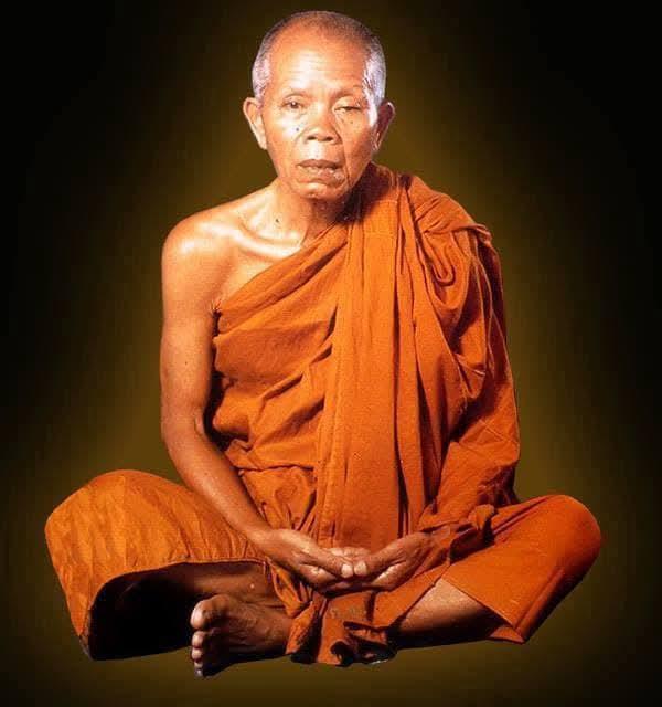  เหรียญฉลองวิหารเทพวิทยาคม หลวงพ่อคูณ ปริสุทฺโธ วัดบ้านไร่ ปี2556 เนื้อเงินลงยาสีเหลือง (เลข639) #พระผิวเดิมสวยกล่องเดิมๆ 
