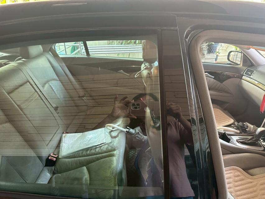 ขายรถเบนซ์​มือสอง​ รถบ้านใช้งานมือเดียวเป็นรุ่นนำเข้า​ จดทะเบียน​ปี2548 ​​รุ่น​E240WDB211​ สีดำ. 5