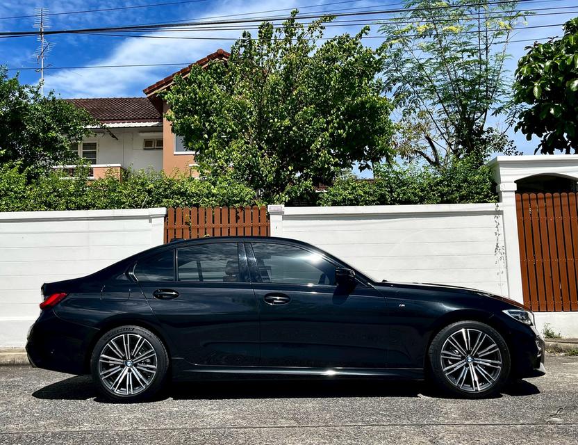 BMW 320d M SPORT G20 สีดำ ปี 2021 รถบ้าน ไม่เคยทำสี สวยเดิม สภาพใหม่มากๆ 4
