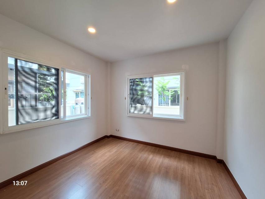 บ้านเดี่ยว เซนโทร วัชรพล ติดถนนสุขาภิบาล 5 หลังมุม ราคาเพียง 7.29 ลบ. 9