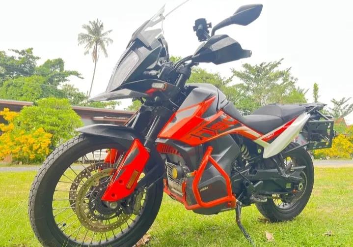 2022 KTM Adventure 790 3