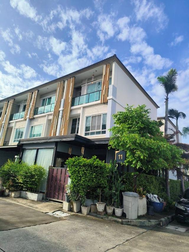ขายทาวน์โฮม 3 ชั้น หลังมุม หมู่บ้าน เดอะแพลนท์ซิตี้ แจ้งวัฒนะ ทำเลดี เดินทางสะดวก 1