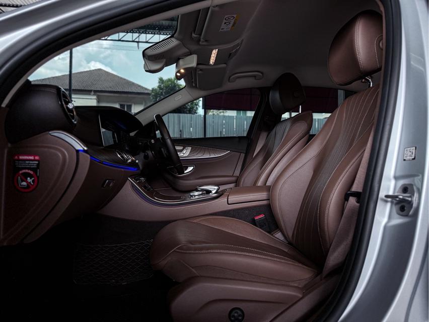 รหัสรถ WRT1030 2019 BENZ E-CLASS, E350e 2.0 EXCLUSIVE 12