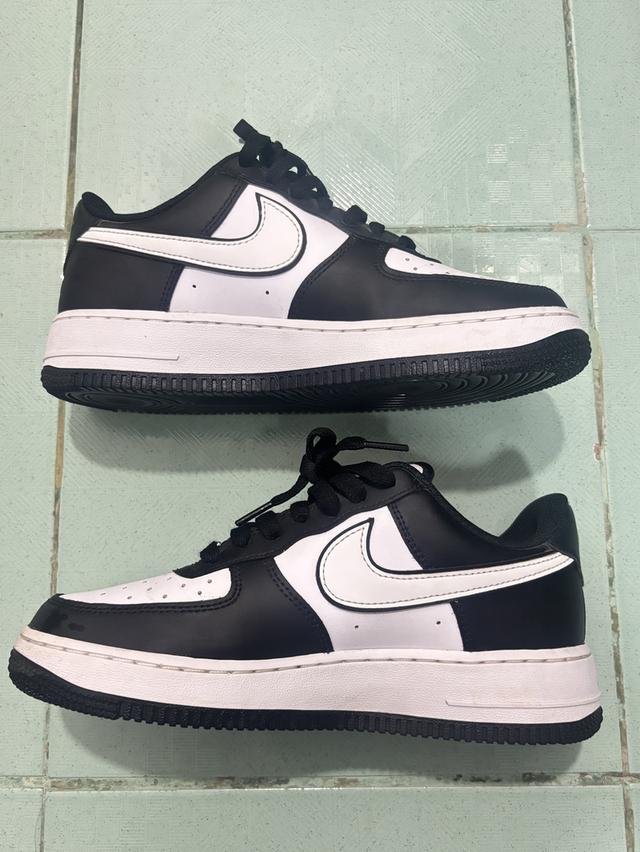 รองเท้ามือสอง 🔥 Nike Air Force 1 สีขาวดำ รุ่นฮิตตลอดกาล 🔥