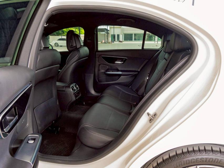 Mercedes Benz C220d AVANTGARDE ปี 2023 จด 2025 9