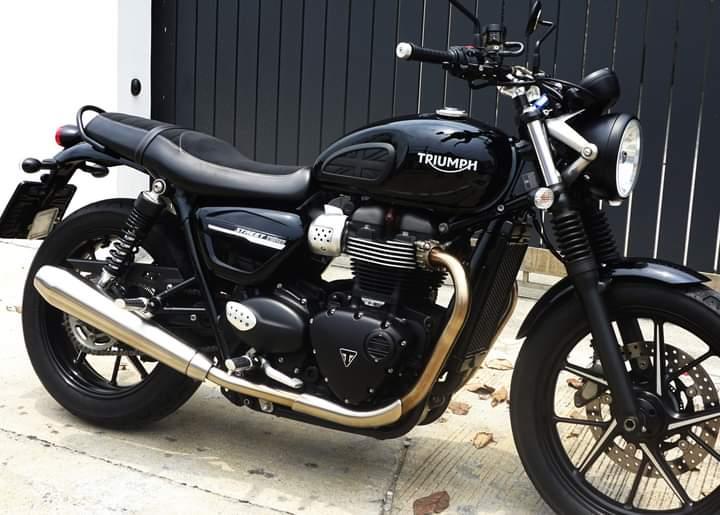 Triumph bonneville t100 900cc 4