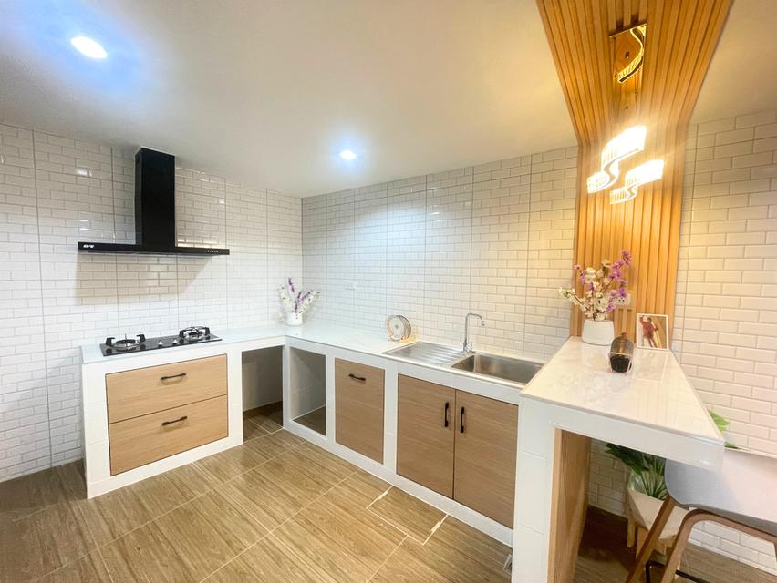 บ้านแฝด 2 ชั้น หลังริม ม.ศุภาลัย การ์เด้นวิลล์ แจ้งวัฒนะ-หลักสี่ 4นอน 2น้ำ 45.5 ตร.ว จอดรถได้ 4 คัน ใกล้สถานีรถไฟฟ้าสายสีแดง สนามบินดอนเมือง พร้อมอยู่ 6