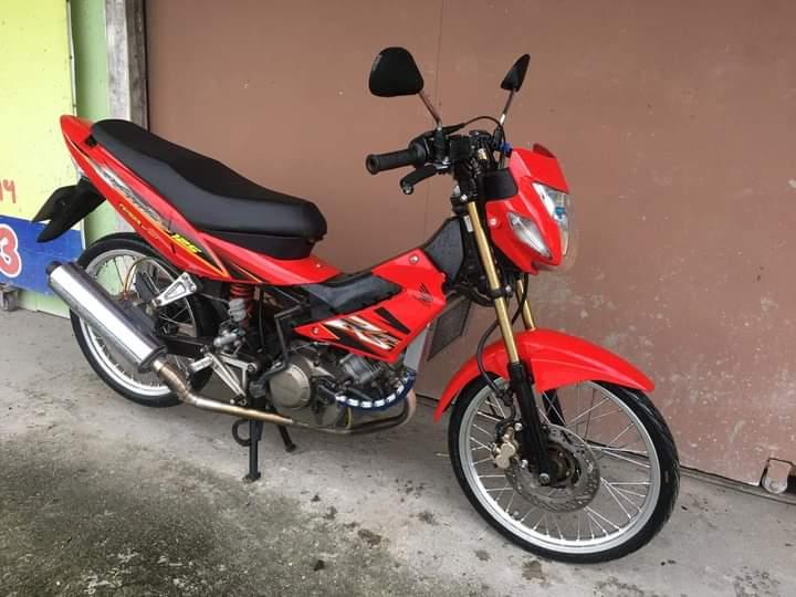 Honda sonic 125 สีแดงสด  2