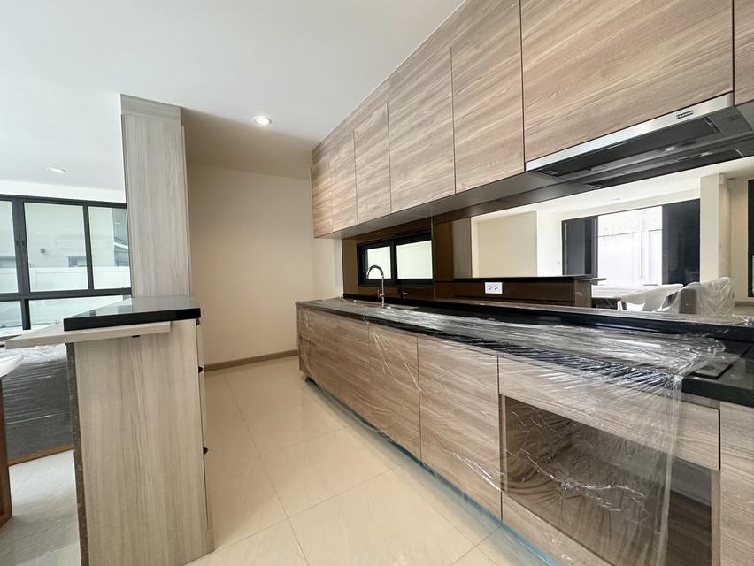 บ้านเดี่ยวหรู 3 ชั้น ใหม่เอี่ยม 9