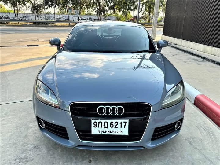 Audi TT สีเทา 3