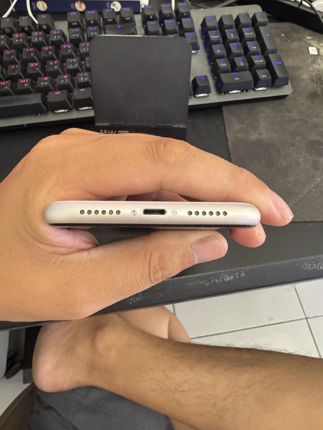 iPhone 11 128gb 7