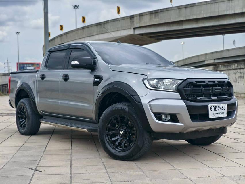 Ford Ranger Hi-Rider Double Cab 2.2 XLT เกียร์ Auto สีเทา รถปี 2017 จด ปี 2018