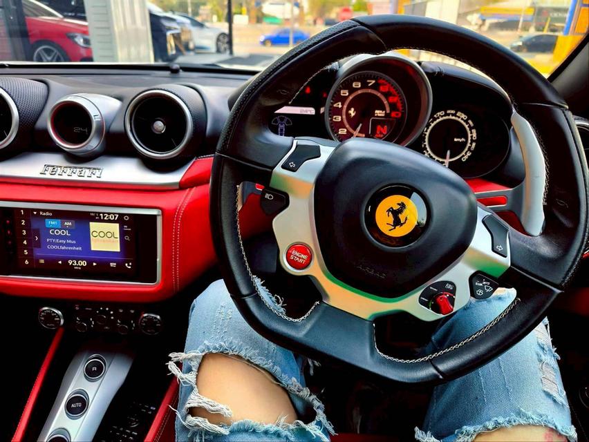 รหัสรถ KPV4860 2015 FERRARI CALIFORNIA T 3.9 สีขาว ภายในแดง 4
