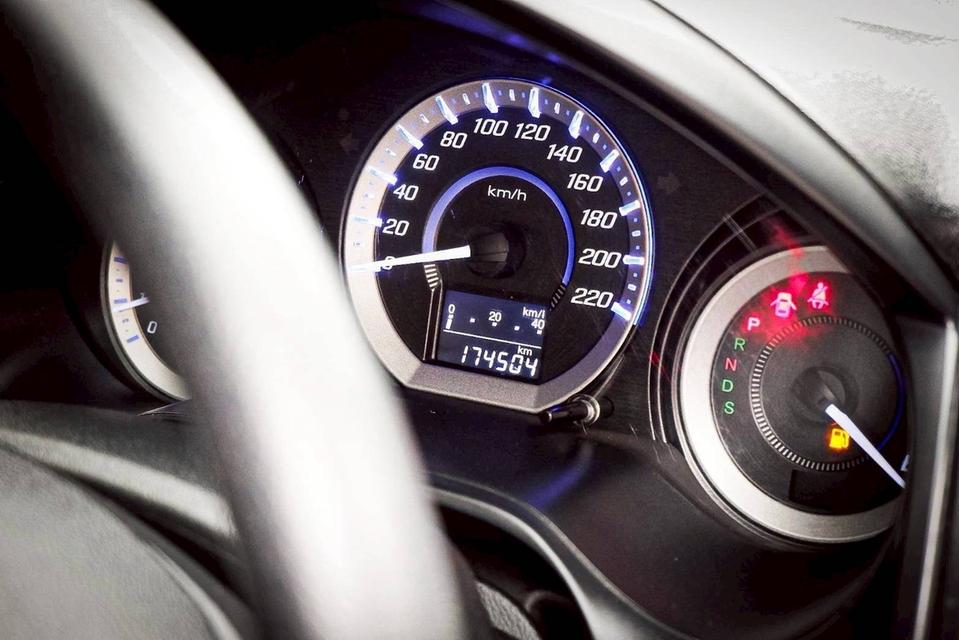 รหัสรถ QT3082 Honda City 1.5 SV เกียร์ Auto สีดำ ปี 2012 (Top) 15