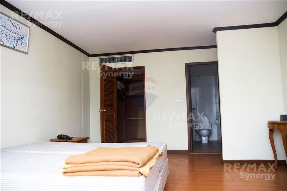 Condo Omni Tower Asoke Nana 5