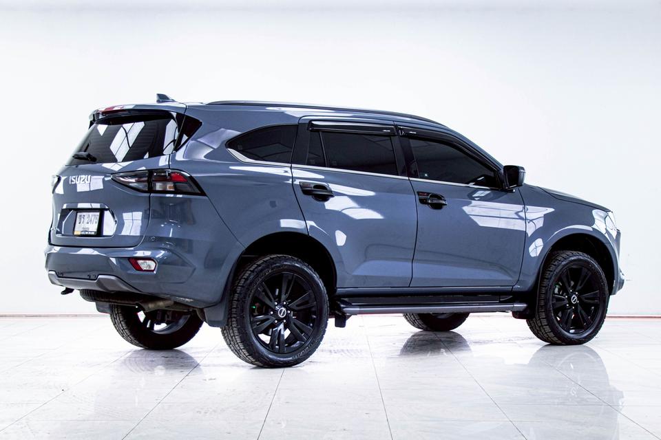 ISUZU MU-X 3.0 Phantom Collection Ultimate 2WD 2023