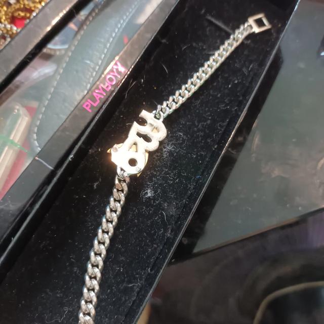 สร้อนข้อมือ playboy แท้