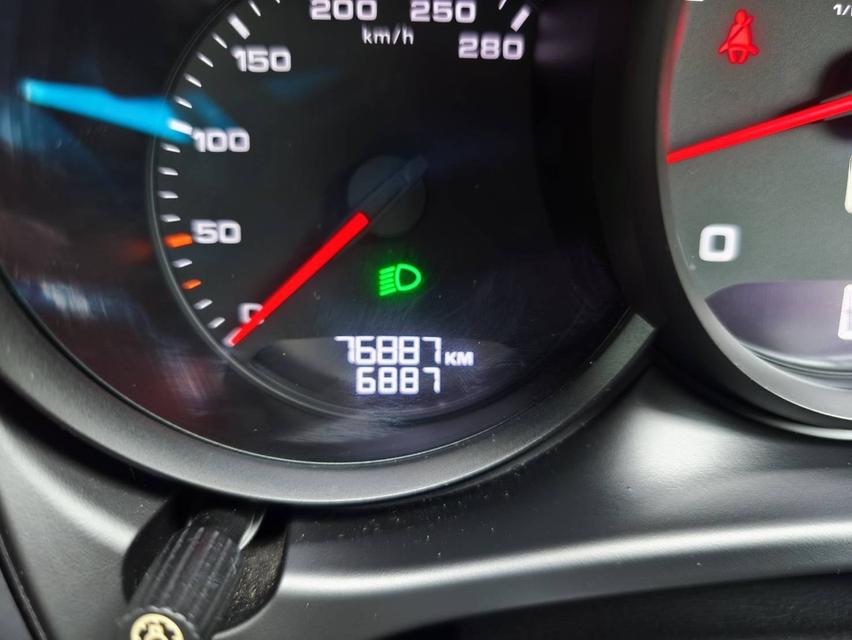 รหัสรถ KPV8866 PORSCHE MACAN 2.0 PDK 2018