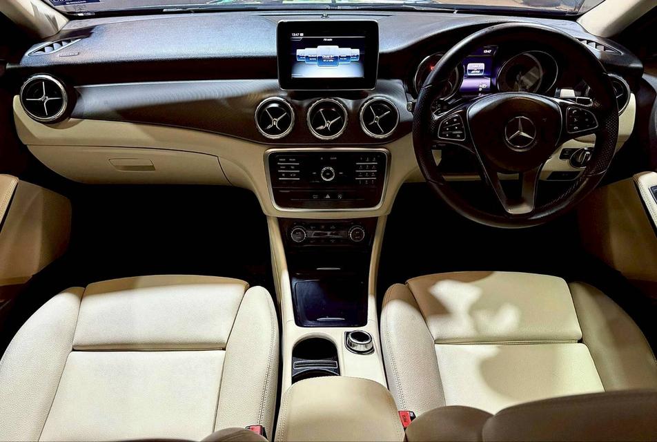 Mercedes-Benz GLA200 (W156) ปี 2017 11