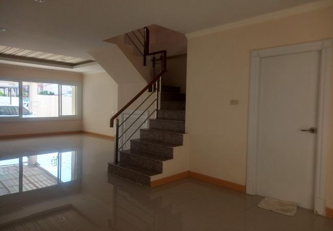 ขายทาวน์เฮ้าส์ หมู่บ้านรัชธานี 10 ซอยคู้บอน 27 ถนนรามอินทรา บางเขน กรุงเทพมหานคร 8