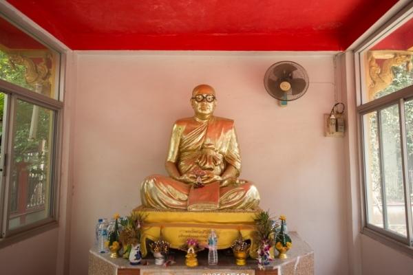 เหรียญพระไพศาลสิริวัฒน์ วัดนิคมคณาราม จ.ร้อยเอ็ด ปี2546