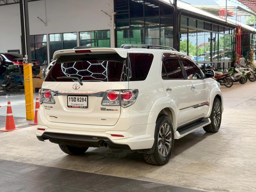 TOYOTA FORTUNER 3.0 TRD Sportivo 4WD ปี2014 รถสายลุย ออพชั่นจัดเต็ม พร้อมใช้งาน