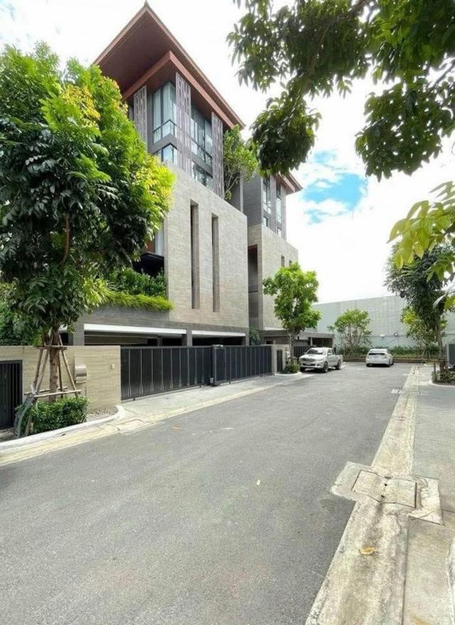 ให้เช่าบ้านหรูใจกลางสาทร พร้อมลิฟต์ในบ้านและสระว่ายน้ำส่วนตัว 1