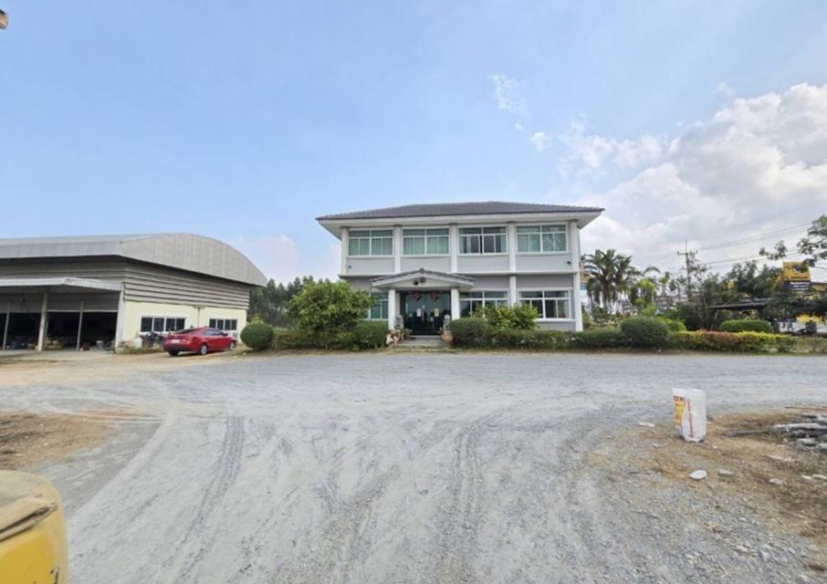 ที่ดิน 8 ไร่ ชลบุรี ติดถนนสุขุมวิท 3