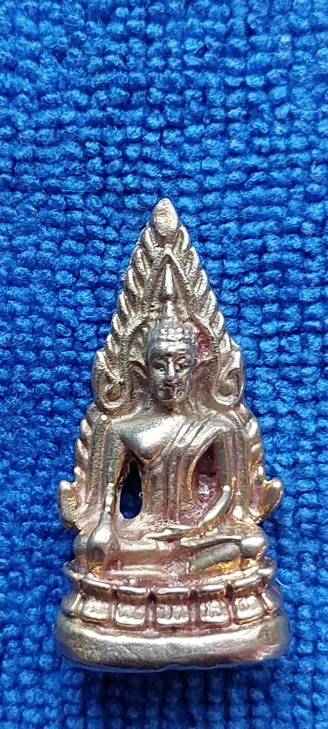 รูปหล่อพระพุทธชินราชฐานอกเลา