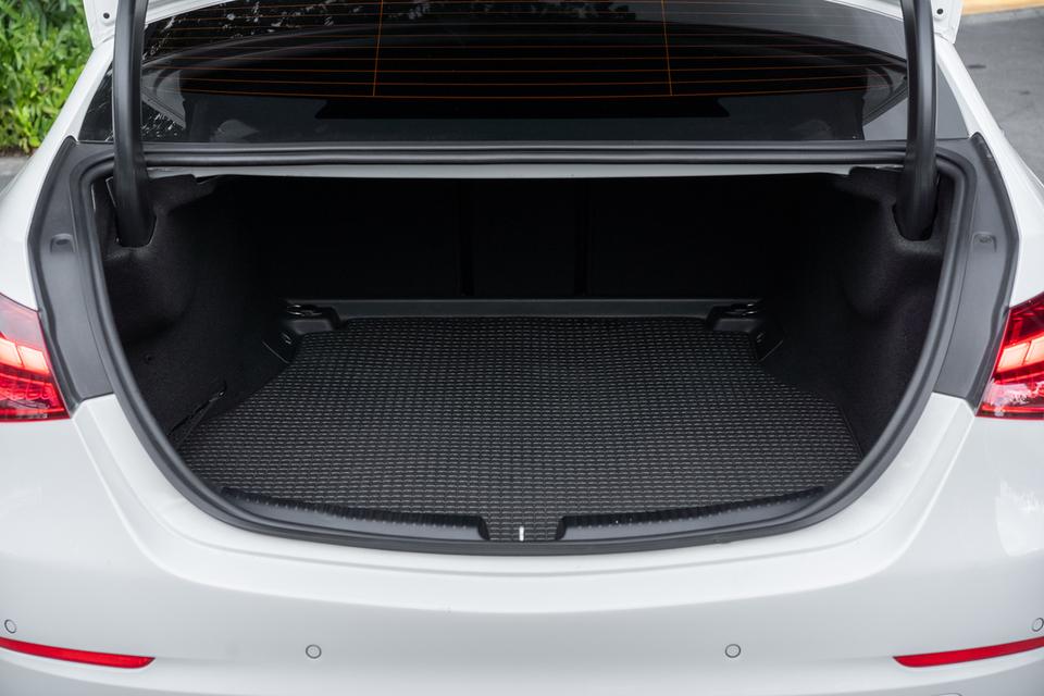 “Mercedes-Benz C220d Avantgarde” ปี2024 รูปที่ 16