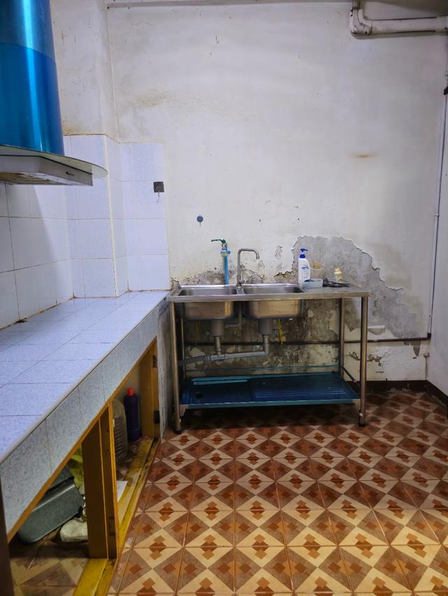 ขายถูก‼️ ทาวเฮ้าส์พร้อมอยู่ใกล้ตลาด หมู่บ้านสินทวี บางมด หาของกินง่าย ทำเลค้าขายได้ ใกล้แหล่งอำนวยความสะดวก 9