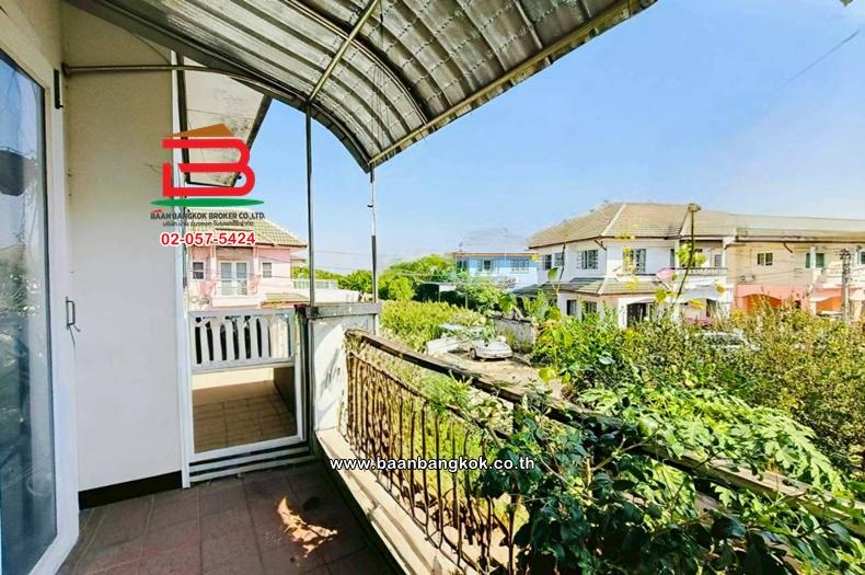 ทาวน์เฮาส์ เนื้อที่ 37 ตร.ว. หมู่บ้านดิเอมเมอรัลด์พาร์ค 2 (ซอยสุขา 2) ถนนรัตนาธิเบศร์ ตำบลพิมลราช อำเภอบางบัวทอง นนทบุรี 13