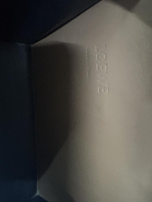 กระเป๋าแบร์น Loewe