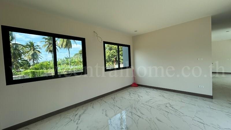 บ้านเดี่ยว พร้อมที่ดิน 1-2-52.4 ไร่ ติดถนนเพชรเกษม หนองโพ ราชบุรี 13