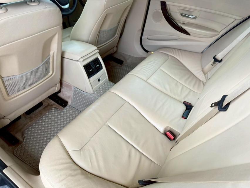 BMW 320d Luxury 2.0L 8AT TwinTurbo āļĢāļđāļāļāļĩāđ 17