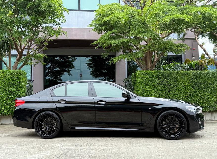 2019 BMW 520D MSPORT G30 รถมือเดียวออกป้ายแดง รถวิ่งน้อย เข้าศูนย์ทุกระยะ ไม่เคยมีอุบัติเหตุครับ 2